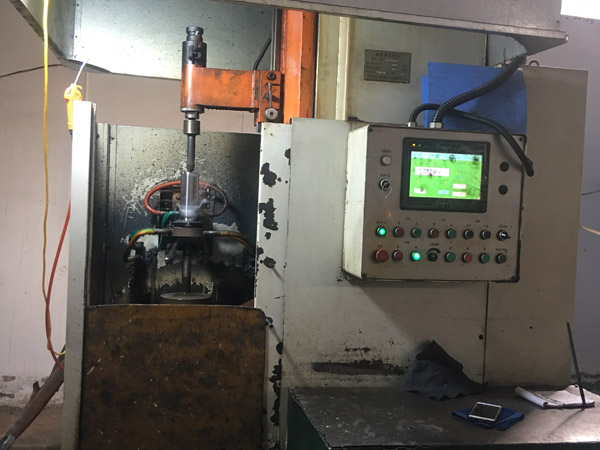 中頻淬火機(jī)床